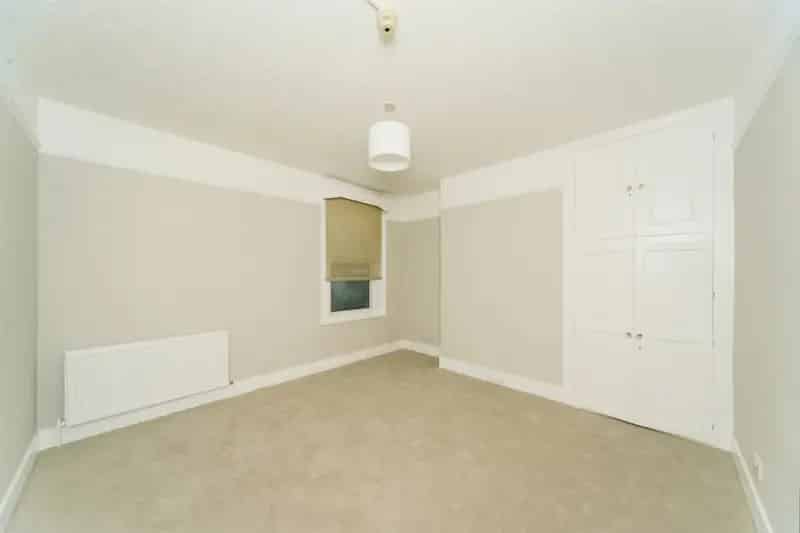 Victorian House 5 Bedrooms 3 Reception Rooms Newly Decorated Loft