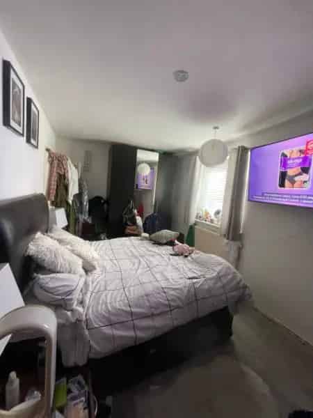 Two Bedroom Flat Near Streatham Park
