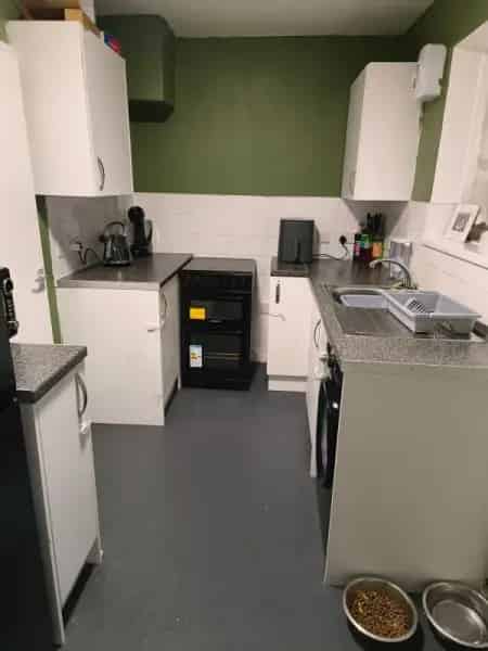 Convenient Location Near Sainsbury's Asda M25 M1