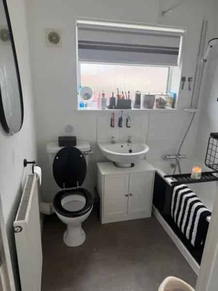 2 Bed House with Toy Room and Storage