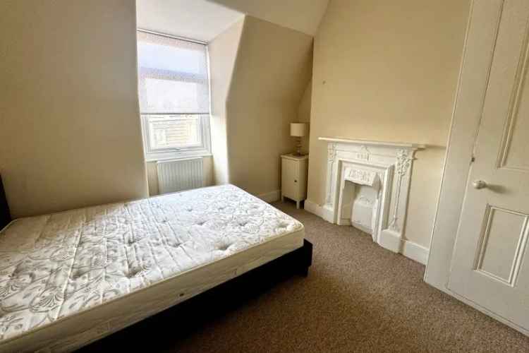 Three Bedroom Victorian Maisonette Near Mortlake Station