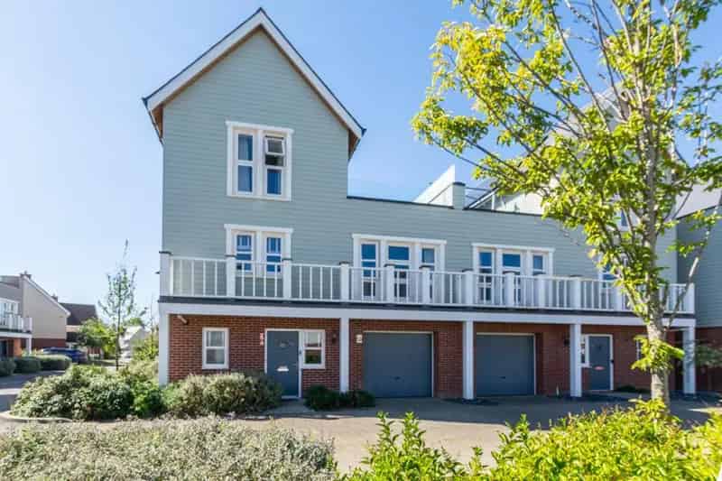 4 Bedroom Semi-Detached House to Rent
