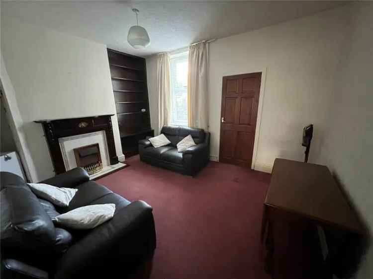Charming 3-Floor Cottage with Modern Amenities and Open Views