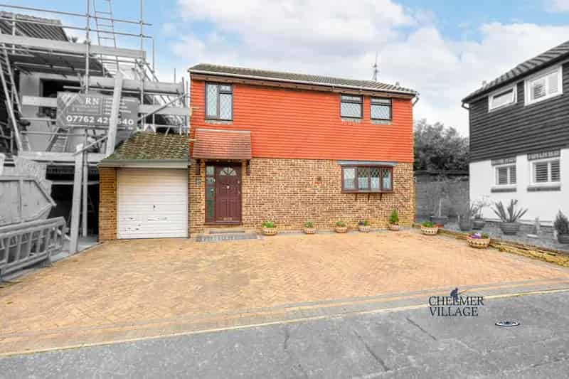 3 Bedroom Link Detached House for Sale