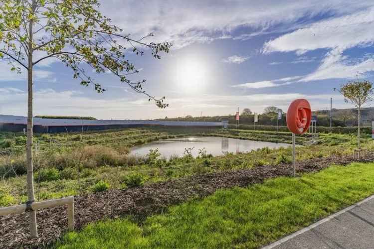 Bincombe Park Family Home: Rural Views and Modern Amenities