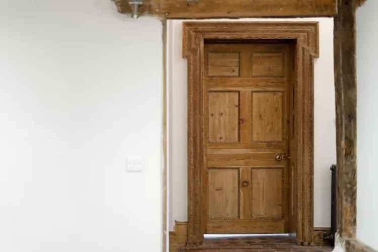 6 Bedroom Detached House to Rent - Exceptionally Renovated Countryside Home