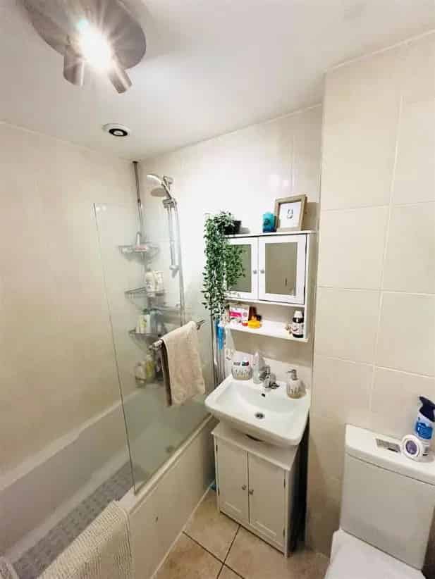 2 Bed Terrace House for Sale - Modern Kitchen & Garden