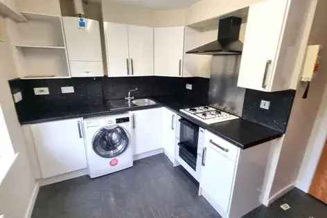 3 Bedroom Flat Aberdeen Top Floor Near RGU