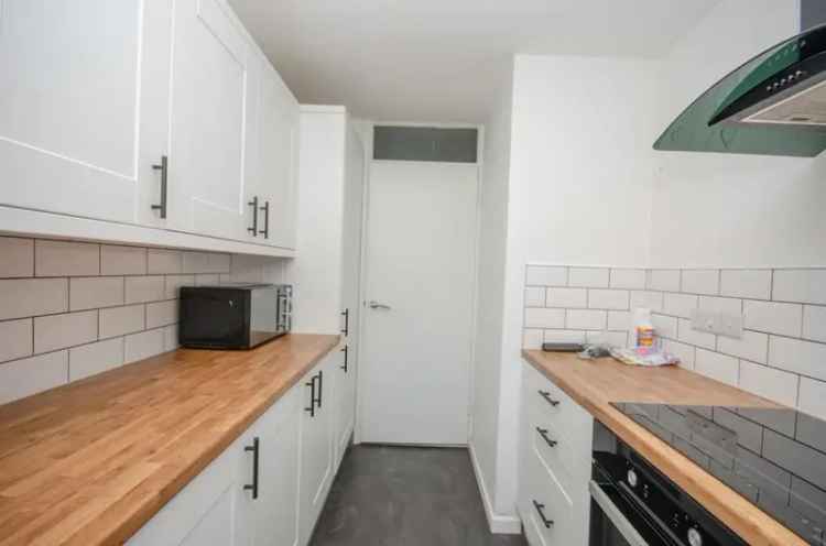 2 bedroom Flat
 For Sale