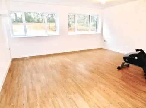 Six Bedroom Detached House With Three En-Suite Shower Rooms and Games Room