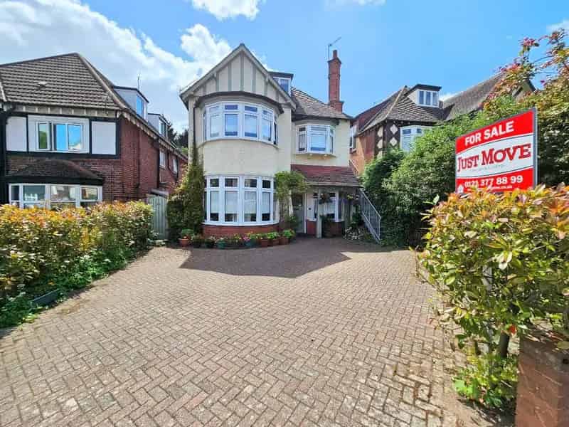 7 Bedroom Detached House for Sale