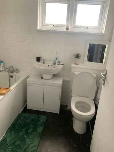 Flat For Rent in Dacorum, England