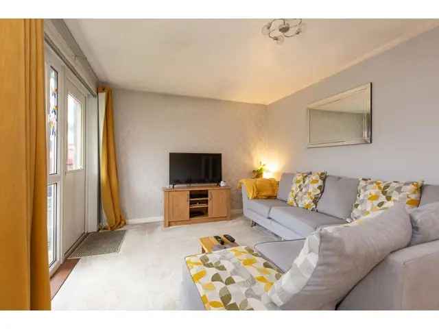 1 Bedroom Flat for Sale in Longstone Edinburgh