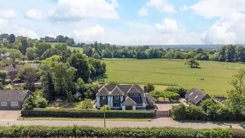 4 Bedroom Detached House with Annex Priors Hardwick