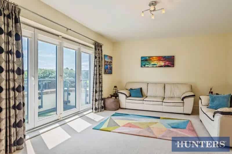 2 Bedroom Penthouse Apartment for Sale in Scarborough