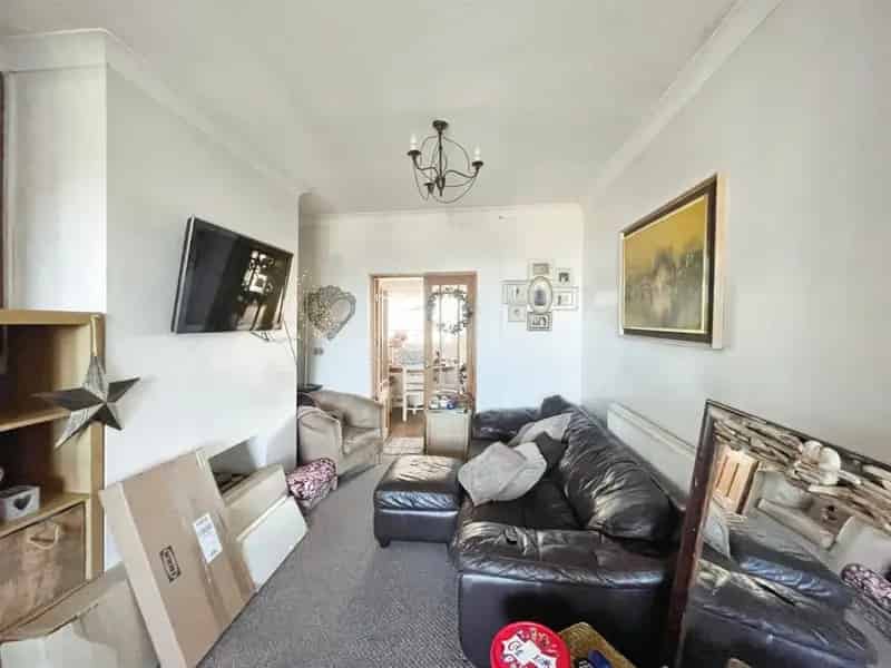 3 Bedroom Semi Detached House Near Brecon Beacons