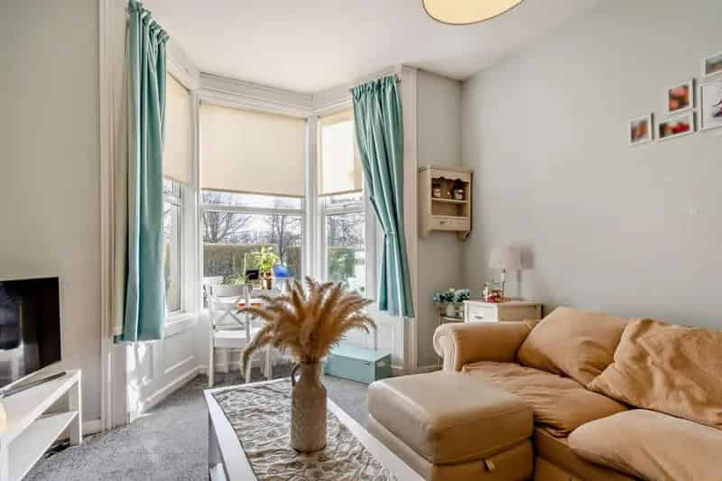 1 Bedroom Flat To Let Available June 2025
