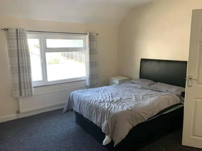 3 Bedroom Semi Detached House To Let Electricity Included Working Professionals