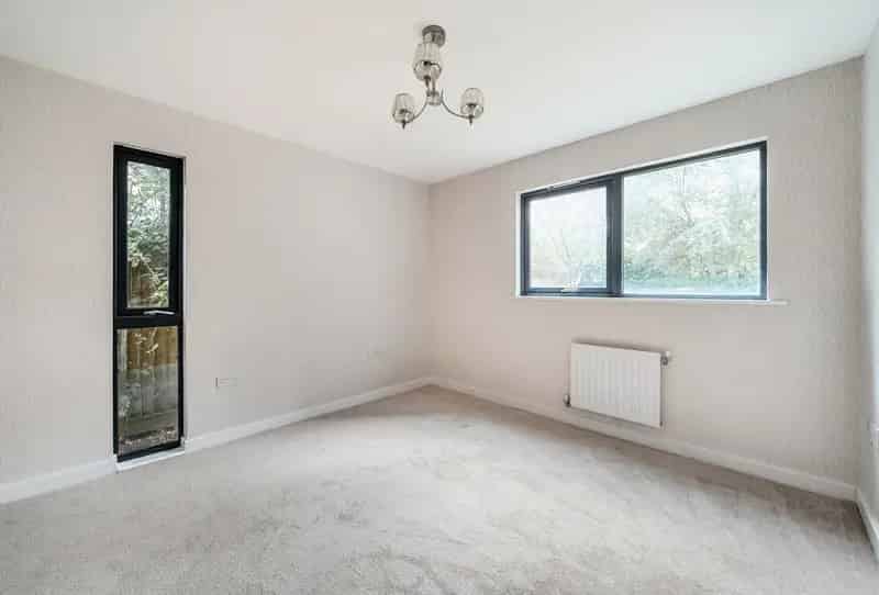 1 Bedroom Ground Floor Apartment For Sale