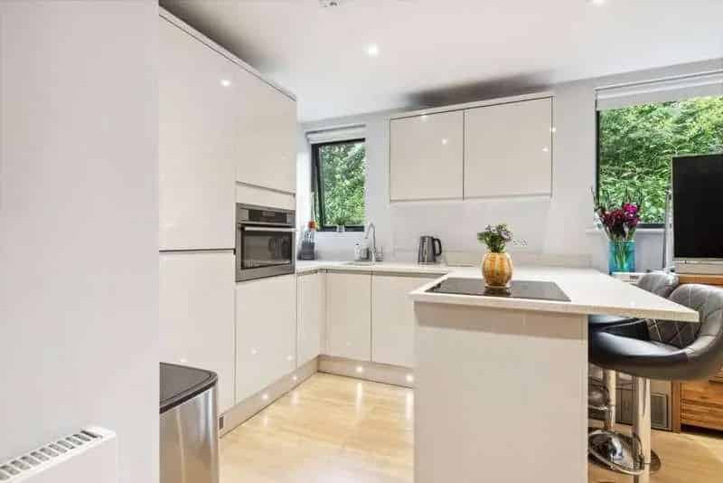1 Bed Flat for Sale Near Village Green