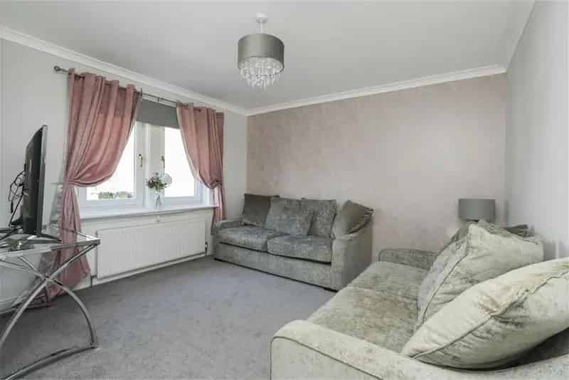 2 Bed Terraced House Near Amenities