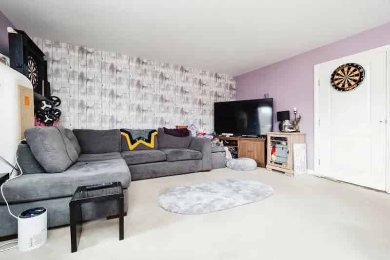 Two Bedroom Apartment Near South Ockendon Station