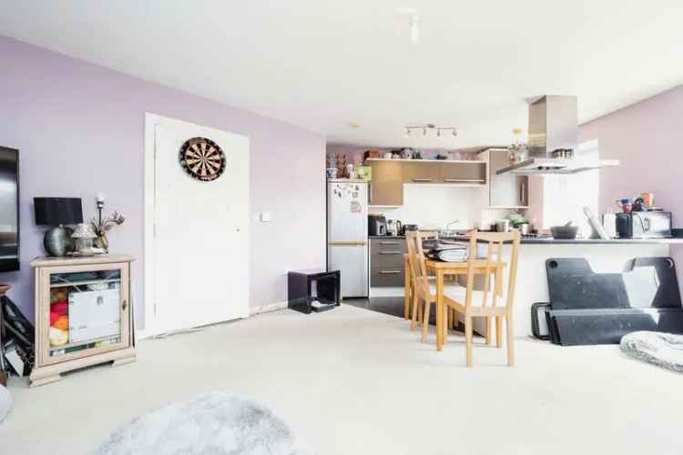 Flat For Sale in Arisdale Avenue, South Ockendon, England