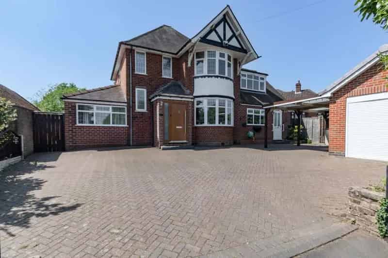 4 Bedroom Detached House for Sale