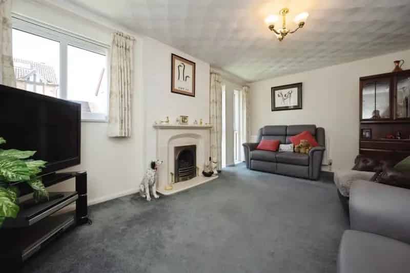 Two Bedroom Detached Bungalow with Garden and Garage