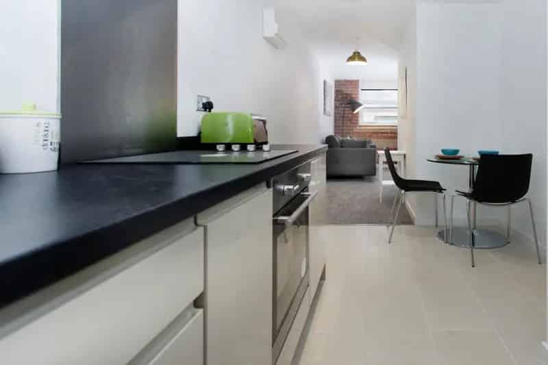 Studio Apartment Feels Like 1-Bedroom - 462 Sqft