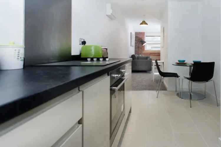 Studio Apartment Feels Like 1-Bedroom - 462 Sqft