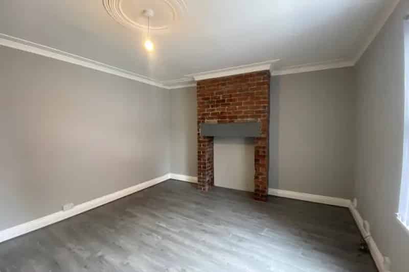 Family Home Near Leeds City Centre Available August