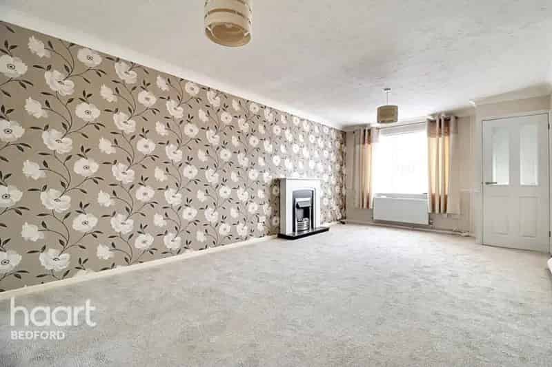 4 Bedroom Detached House for Sale in Bedford