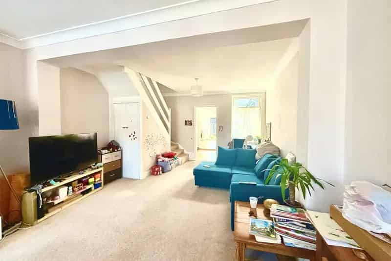 Three Bedroom Mid Terraced House Near Ware Town Centre