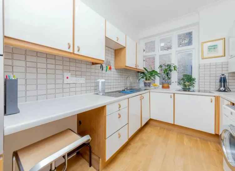 3 Bedroom Hampstead Maisonette with Two Terraces and Parking