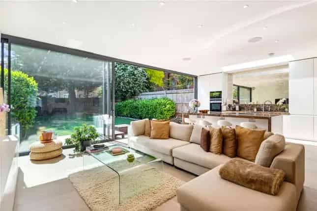 5-Bedroom House for Sale in London W3