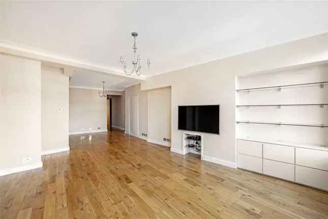 Flat to rent in Weymouth Street, Marylebone, London W1G