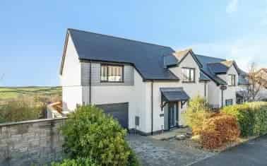 Contemporary Home in Shortlanesend with Stunning Views