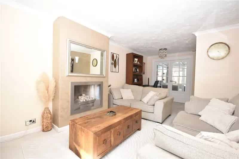 Extended 3 Bedroom Semi Detached House Near Amenities and Schools