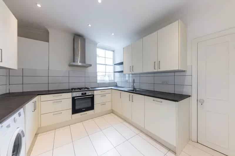 3 Bedroom Apartment House to Rent