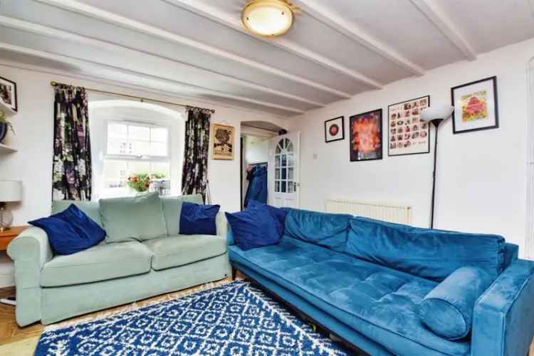 Character Home with Two Double Bedrooms and Garden