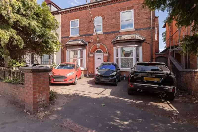 10 Bedroom Apartment Block For Sale For Investors
