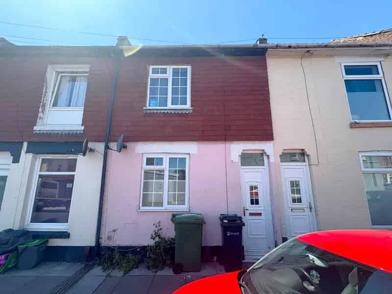 2 Bedroom House to Rent in Portsmouth