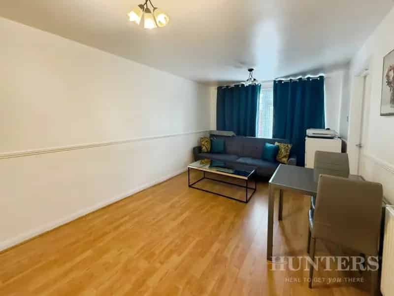 1 bedroom Flat
 For Sale 
Total Size: 463 SQ FT