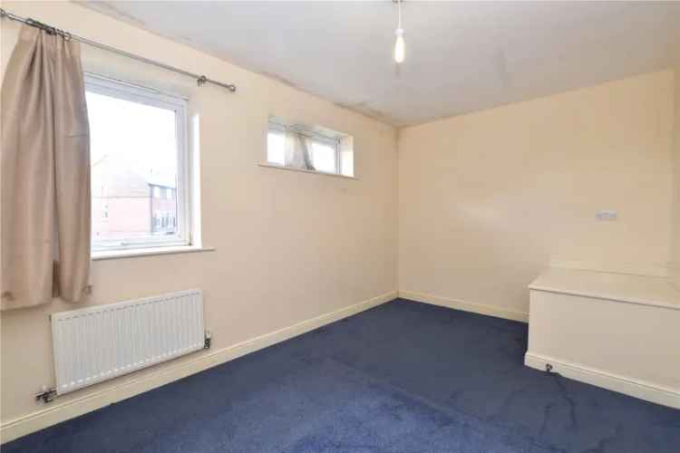 House For Sale in Leeds, England