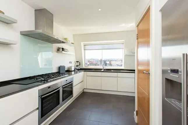 Flat to rent in New Cavendish Street, Marylebone W1G