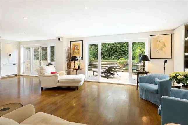 Family House for Sale in Gilston Road Chelsea SW10