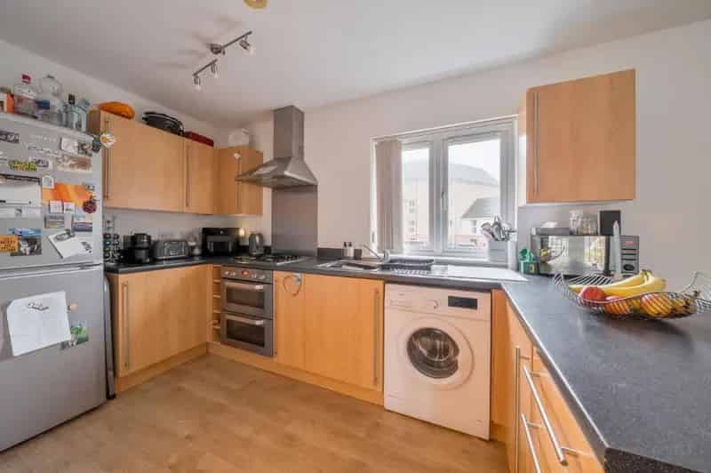 2 Bed Property for Sale Near Basingstoke Station