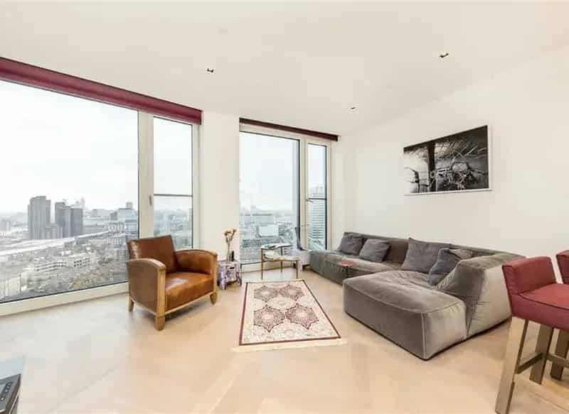 Large 1 Bedroom Apartment London Skyline Views