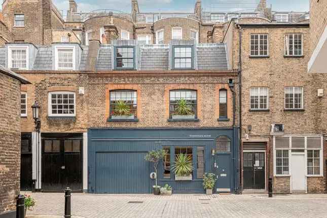 Contemporary Mews House in Marylebone